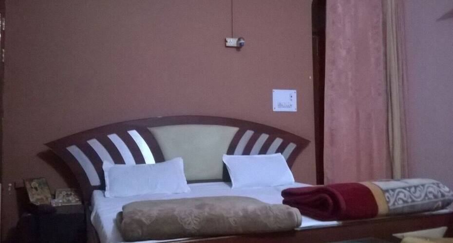 The Motel Manish, Bulandshahar 1